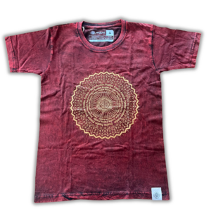 camiseta-mandala-color-granate