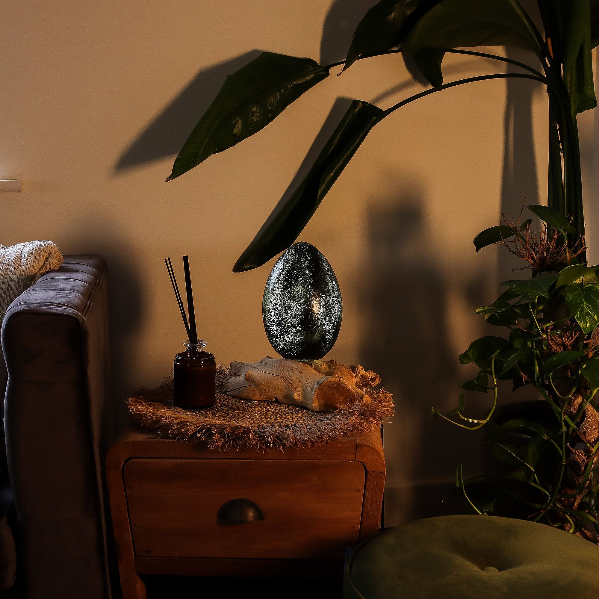 Lámpara de Mesa con Pantalla Huevo de Lava Craquelado – Gris - Imagen 4